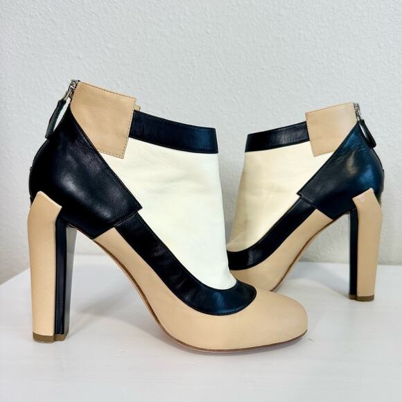 Chanel Color Block Ankle Boots with CC Logo Size EU 37.5 Black & Beige - Picture 2 of 10